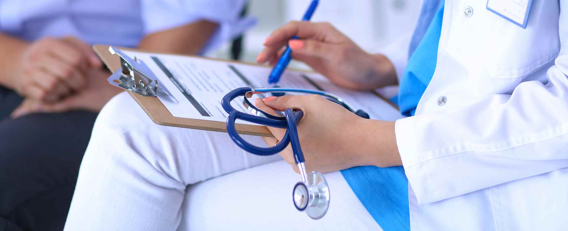 مقارنة باقات الفحص الطبي للشركات بالرياض